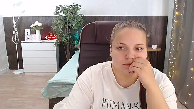 Crazyy girl  online show from 2, 3, 2025