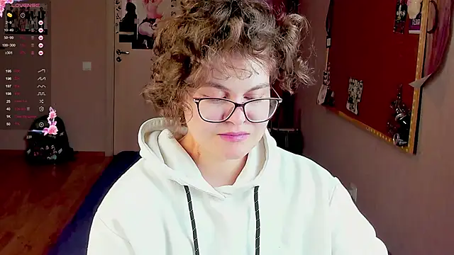 Snapshot of Sashy_Way chatting on 7, 12, 2024 Sashy Way online show from 7, 12, 2024