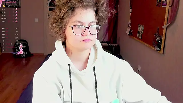 Snapshot of Sashy_Way chatting on 8, 12, 2024 Sashy Way online show from 8, 12, 2024