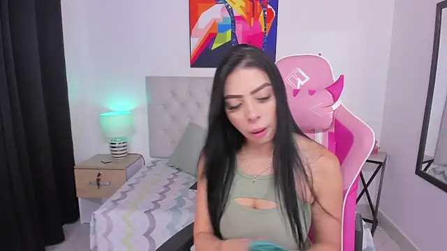 Snapshot of KristalFoxx chatting on 8, 10, 2025 KristalFoxx online show from 8, 10, 2025