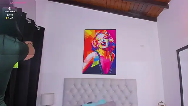 Snapshot of KristalFoxx chatting on 11, 11, 2025 KristalFoxx online show from 11, 11, 2025