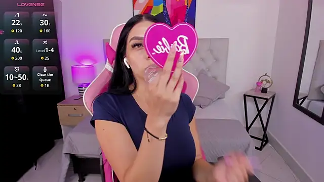 Snapshot of KristalFoxx chatting on 13, 11, 2025 KristalFoxx online show from 13, 11, 2025