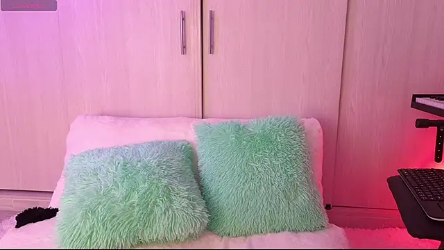 Snapshot of Yues050600 chatting on 21, 12, 2024 Yues050600 online show from 21, 12, 2024