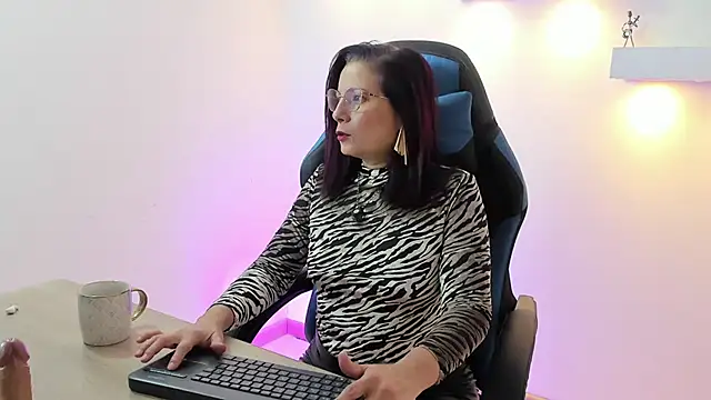 ada mclaine online show from 5, 3, 2026