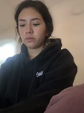 Snapshot of Mila_Morgan chatting on 4, 2, 2025 Mila Morgan online show from 4, 2, 2025