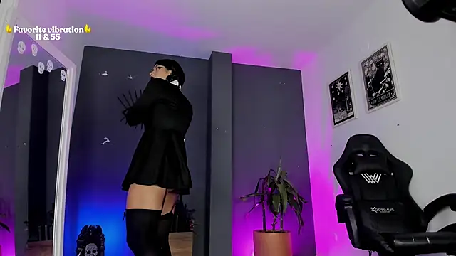 Raven Witch  online show from 27, 6, 2026