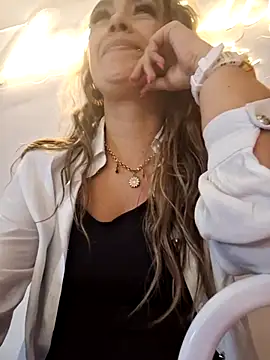 lauramcdowell1 online show from 24, 10, 2025