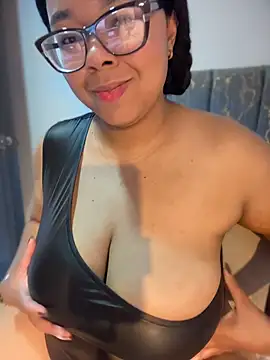 Snapshot of XMara chatting on 22, 4, 2026 XMara online show from 22, 4, 2026