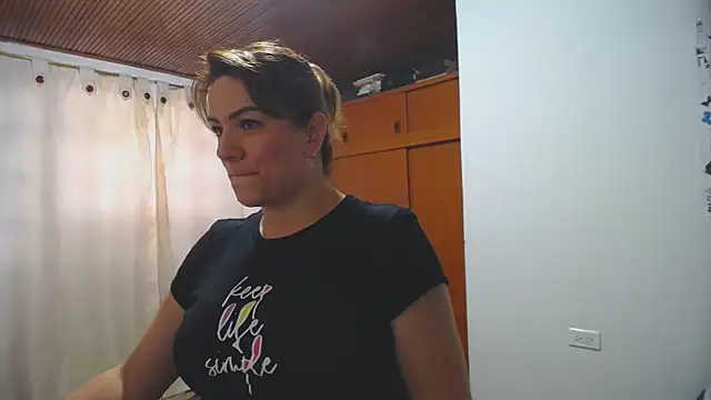 Snapshot of wandarubio chatting on 2, 2, 2025 wandarubio online show from 2, 2, 2025