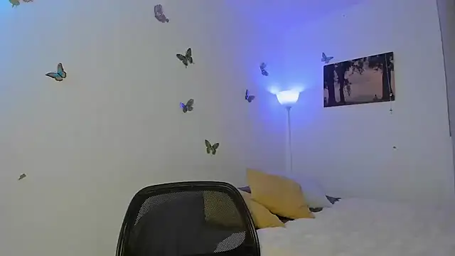 Mila-yang online show from 5, 10, 2025