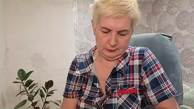 Snapshot of NicoleOlla chatting on 5, 11, 2025 NicoleOlla online show from 5, 11, 2025