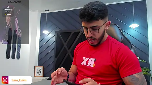 Snapshot of Liam_Kleiin chatting on 5, 11, 2025 Liam Kleiin online show from 5, 11, 2025