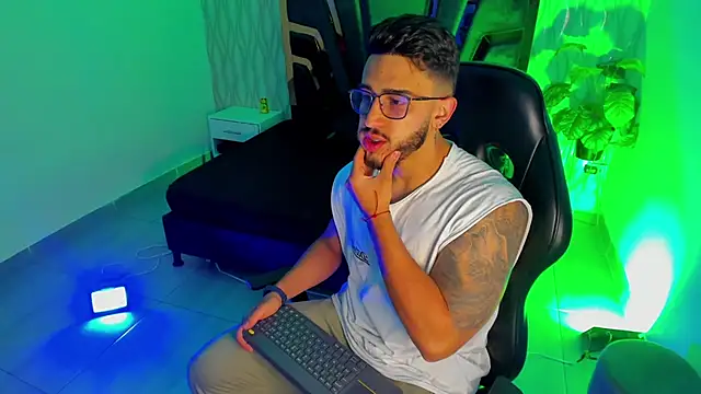 Liam Kleiin online show from 18, 12, 2025