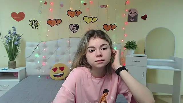 TinaRedly online show from 16, 2, 2025