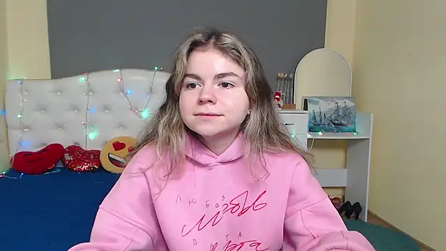 TinaRedly online show from 4, 12, 2025