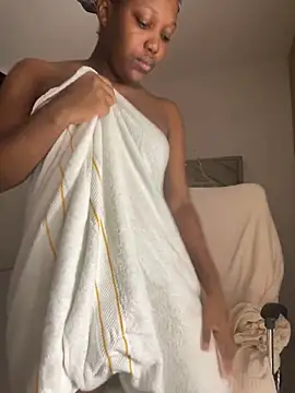 kellya  online show from 9, 3, 2025