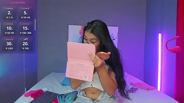 Snapshot of MadissonShakur chatting on 16, 9, 2025 MadissonShakur online show from 16, 9, 2025