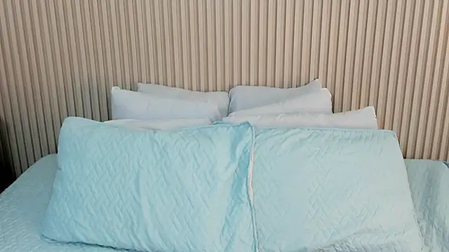 charlottebrowns  online show from 21, 10, 2025