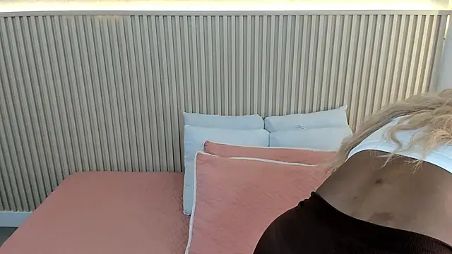 charlottebrowns  online show from 19, 2, 2026