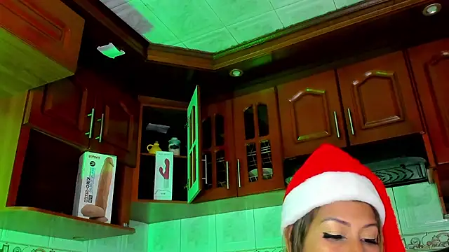 Snapshot of LaureenHills chatting on 20, 12, 2024 LaureenHills online show from 20, 12, 2024
