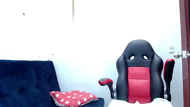 Snapshot of kaira_sweet_ chatting on 4, 12, 2024 kaira sweet online show from 4, 12, 2024