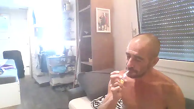 Snapshot of Pourquoipas chatting on 15, 7, 2026 Pourquoipas online show from 15, 7, 2026