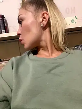 DreamGirl-777 online show from 28, 10, 2025