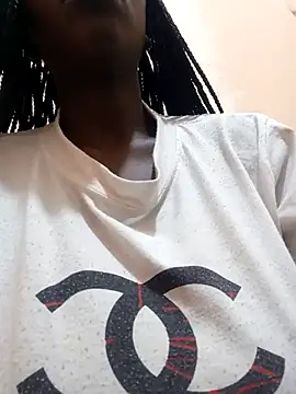 Snapshot of Swirly_blac chatting on 18, 10, 2025 Swirly blac online show from 18, 10, 2025