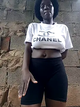 Snapshot of Swirly_blac chatting on 4, 11, 2025 Swirly blac online show from 4, 11, 2025