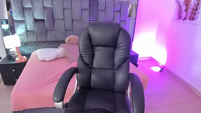 Chloe evans   online show from 10, 2, 2025