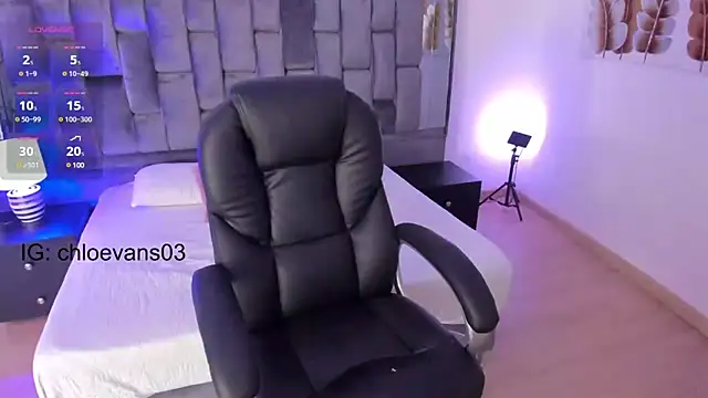 Chloe evans   online show from 6, 3, 2025