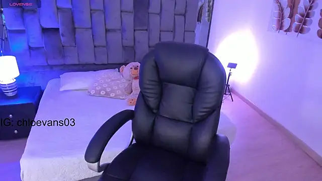 Chloe evans   online show from 19, 3, 2025