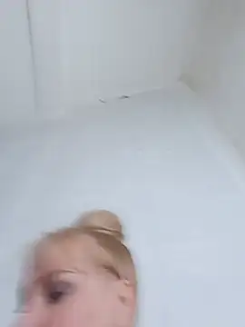 EmmaQueen4 online show from 19, 6, 2026