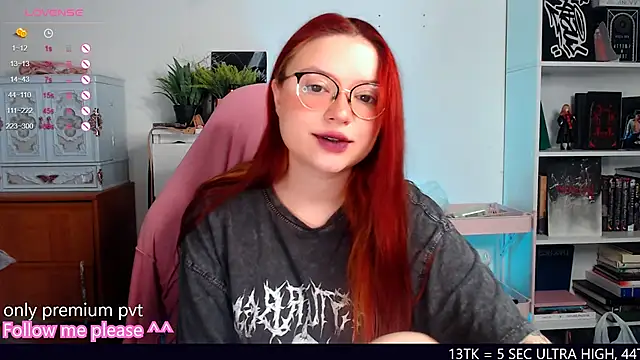 Snapshot of me__hanna chatting on 8, 11, 2025 me hanna online show from 8, 11, 2025