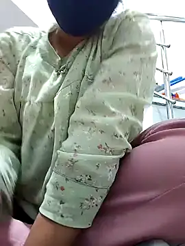 Snapshot of Archna-ji chatting on 31, 12, 2024 Archna-ji online show from 31, 12, 2024