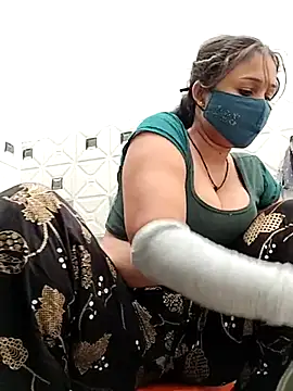 Snapshot of Archna-ji chatting on 28, 2, 2025 Archna-ji online show from 28, 2, 2025