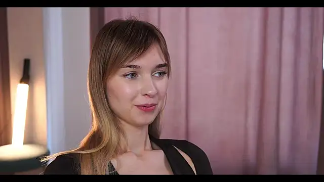 Snapshot of hereandnows_ chatting on 20, 9, 2025 hereandnows  online show from 20, 9, 2025