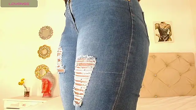 lilit kyteler online show from 8, 1, 2025