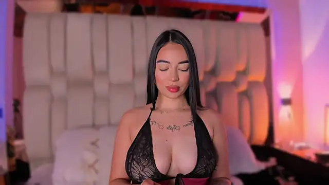 Snapshot of AnthonellaSweet chatting on 23, 10, 2025 AnthonellaSweet online show from 23, 10, 2025