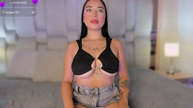 Snapshot of AnthonellaSweet chatting on 28, 10, 2025 AnthonellaSweet online show from 28, 10, 2025