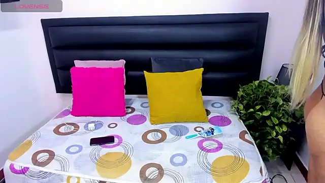 blonde girl01 online show from 7, 3, 2025