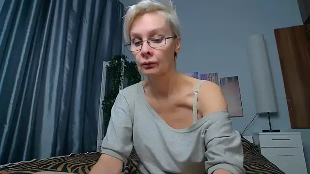 HelgaHimmell online show from 3, 2, 2025