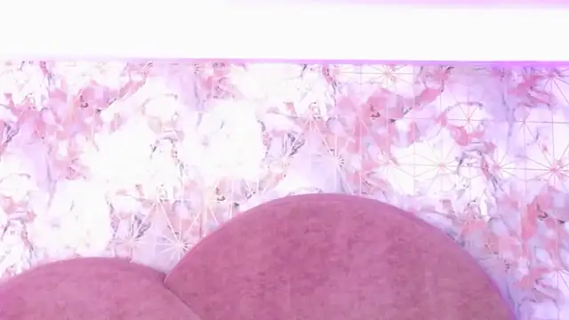 LexaDeRusso online show from 10, 2, 2025