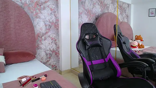 LexaDeRusso online show from 2, 3, 2025