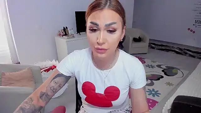 GlossyDiamondX online show from 20, 2, 2025