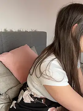 Loella-Rose online show from 24, 1, 2025