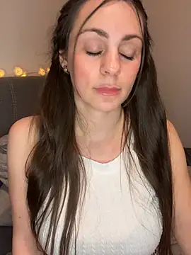 Loella-Rose online show from 1, 2, 2025