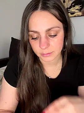 Loella-Rose online show from 16, 12, 2025