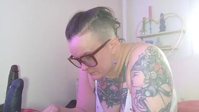 quinnmariexo online show from 20, 3, 2026