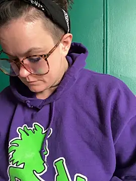 quinnmariexo online show from 20, 4, 2026